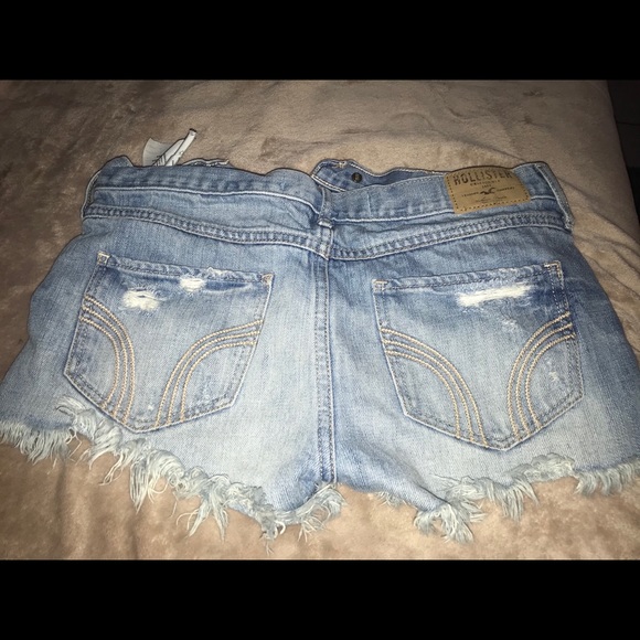 Cute name brand shorts - Picture 2 of 12